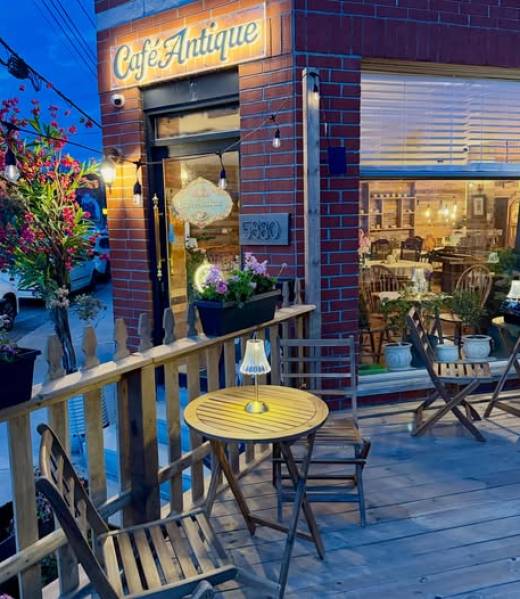 Cafe-Antique-At-Night